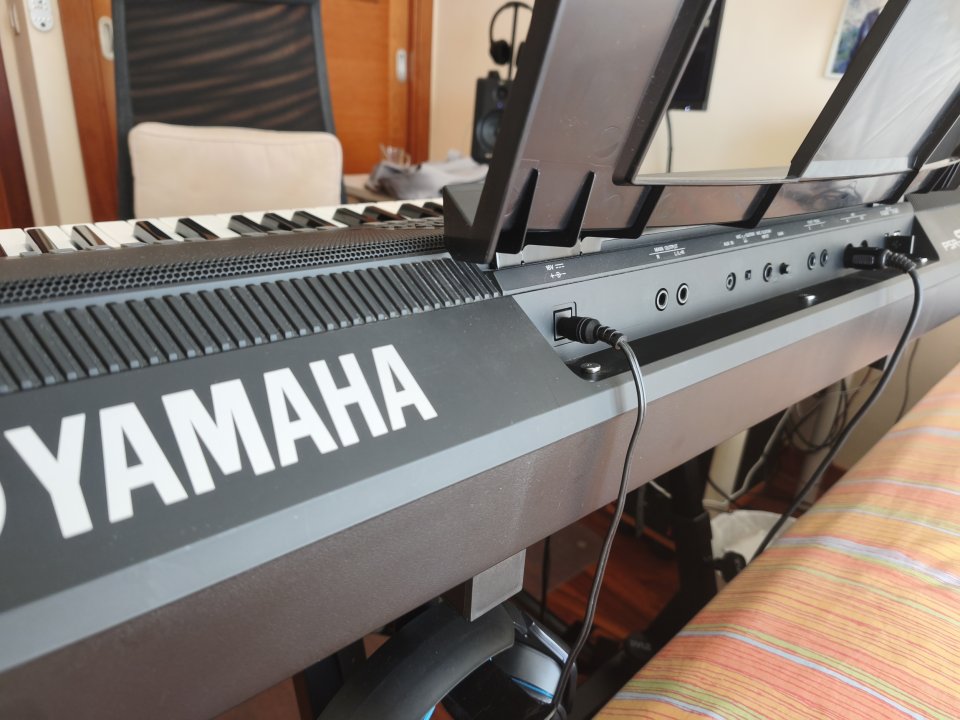 Teclado Yamaha Psr Sx720 de segunda mano · Foto 4 de 7 · Málaga · 950 €