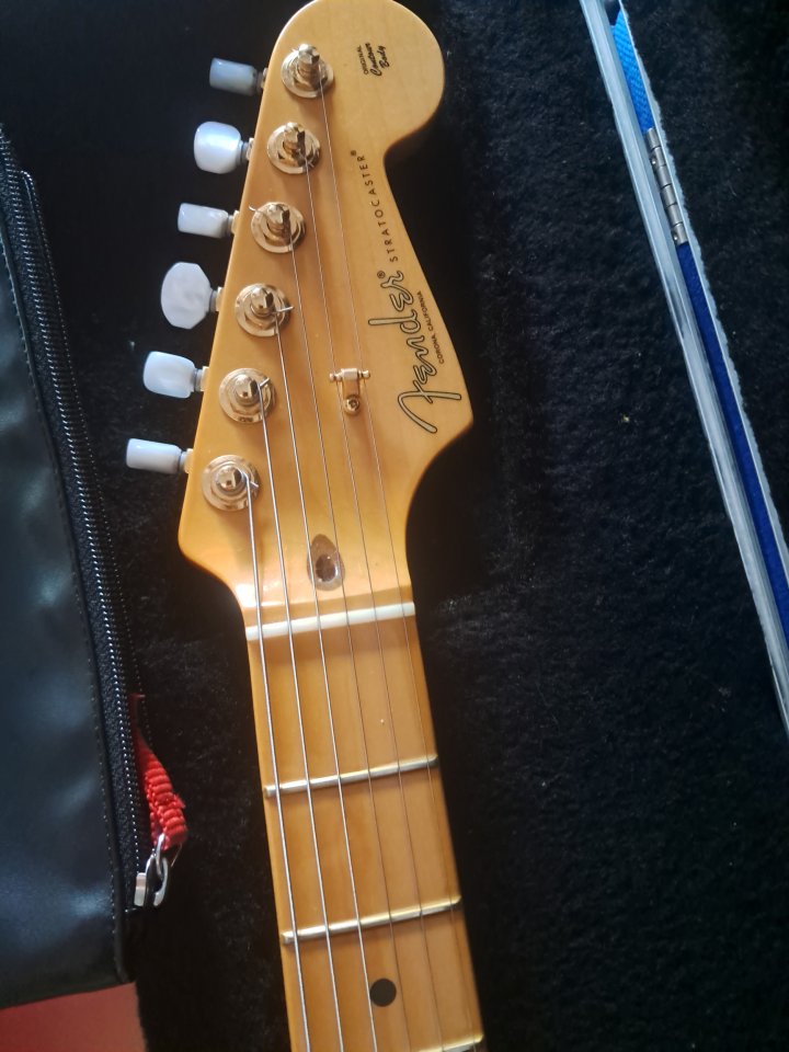 Guitarra Fender Estratocaster AM 75 Anniversary de segunda mano · Foto 2 de 10 · Cádiz · 1650 €