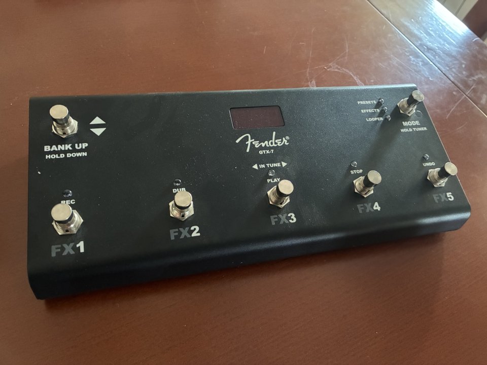 Fender Mustang GTX50 + Footswitch GTX-7 (Excelente estado) de segunda mano · Foto 5 de 8 · Madrid · 320 €