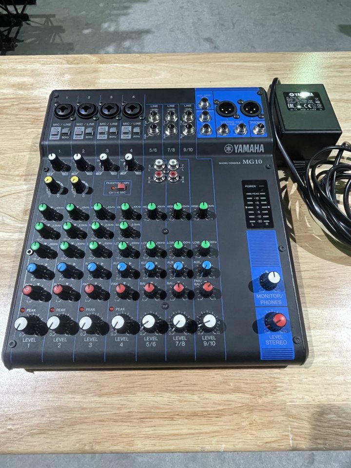 Yamaha MG10 Mezclador compacto 10 Canales