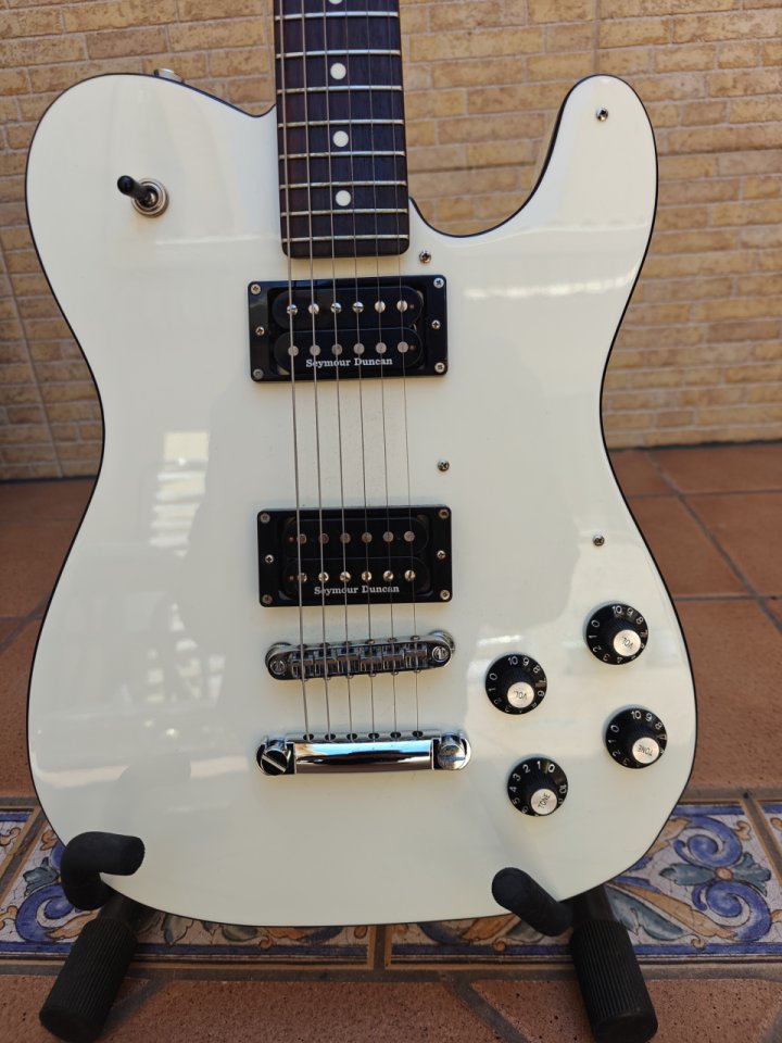 Fender Troublemaker Telecaster MIJ 2020 de segunda mano · Foto 2 de 6 · Cuenca · 1250 €