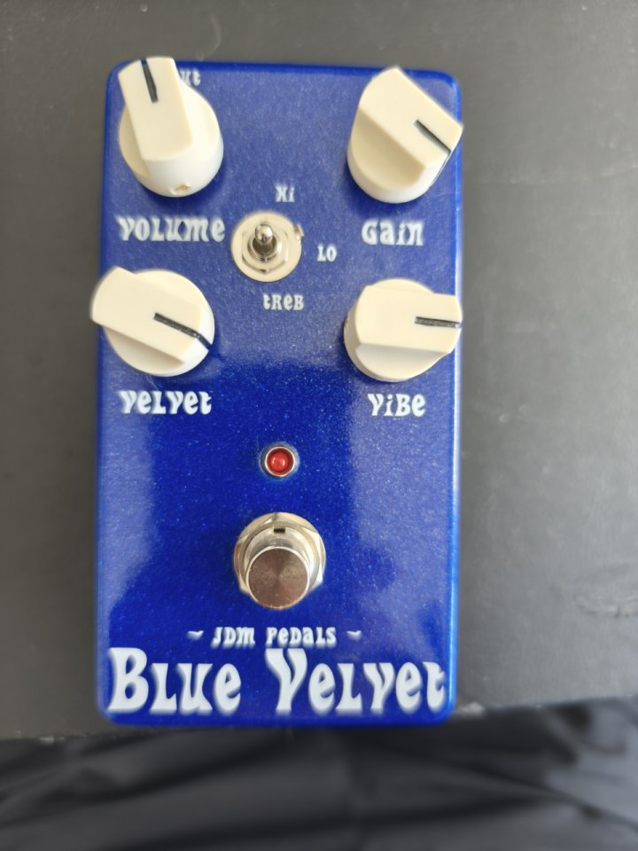 JDM Blue Velvet 4K de segunda mano · Foto 1 de 6 · León · 100 €