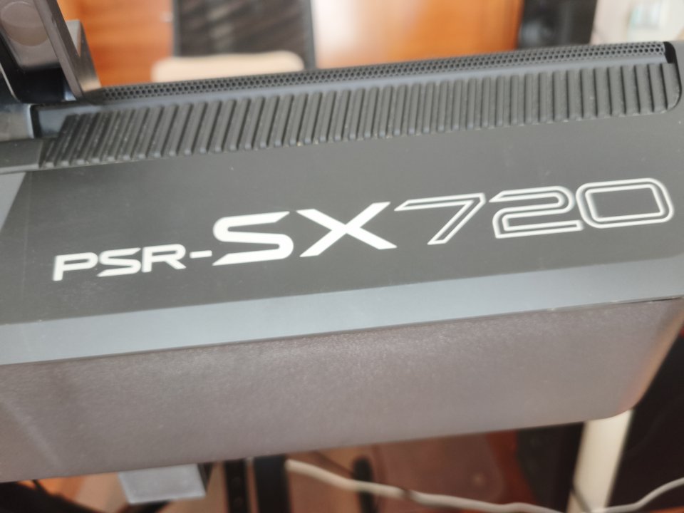 Teclado Yamaha Psr Sx720 de segunda mano · Foto 5 de 7 · Málaga · 950 €