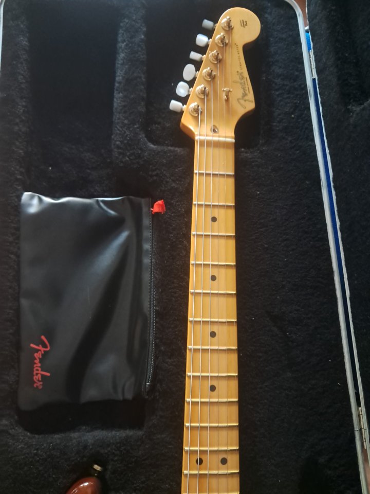 Guitarra Fender Estratocaster AM 75 Anniversary de segunda mano · Foto 6 de 10 · Cádiz · 1650 €
