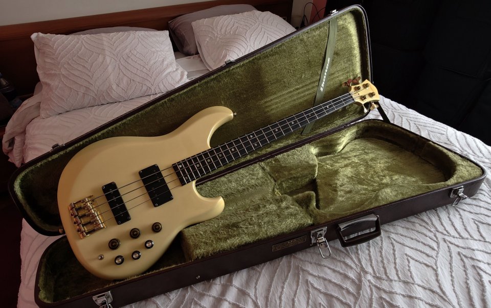 Ibanez Musician MC924PW (Pearl White) 1983 COMO NUEVO!