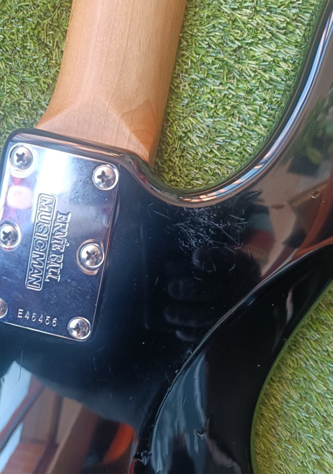 Music Man Stingray 3 EQ H de segunda mano · Foto 6 de 10 · Madrid · 1250 €