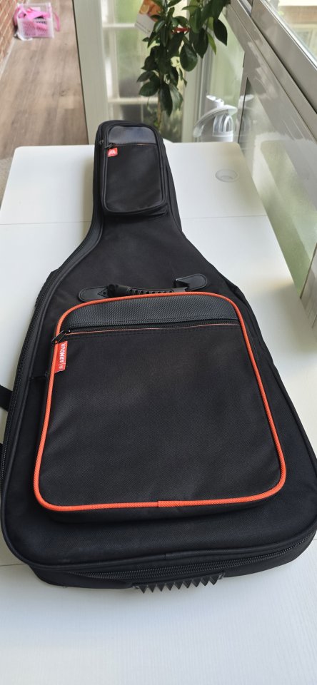 Funda guitarra electrica de segunda mano · Foto 1 de 8 · Madrid · 20 €