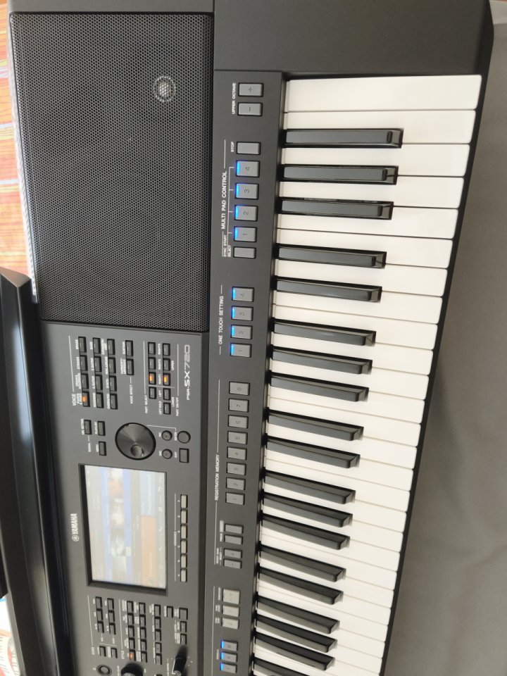 Teclado Yamaha Psr Sx720 de segunda mano · Foto 6 de 7 · Málaga · 950 €