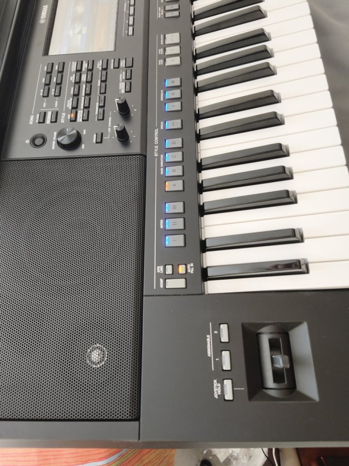 Teclado Yamaha Psr Sx720 de segunda mano · Foto 7 de 7 · Málaga · 950 €