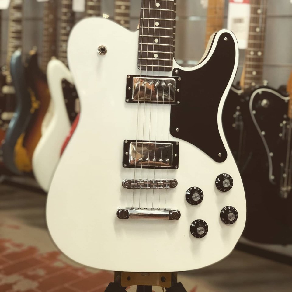 Fender Troublemaker Telecaster MIJ 2020 de segunda mano · Foto 6 de 6 · Cuenca · 1250 €