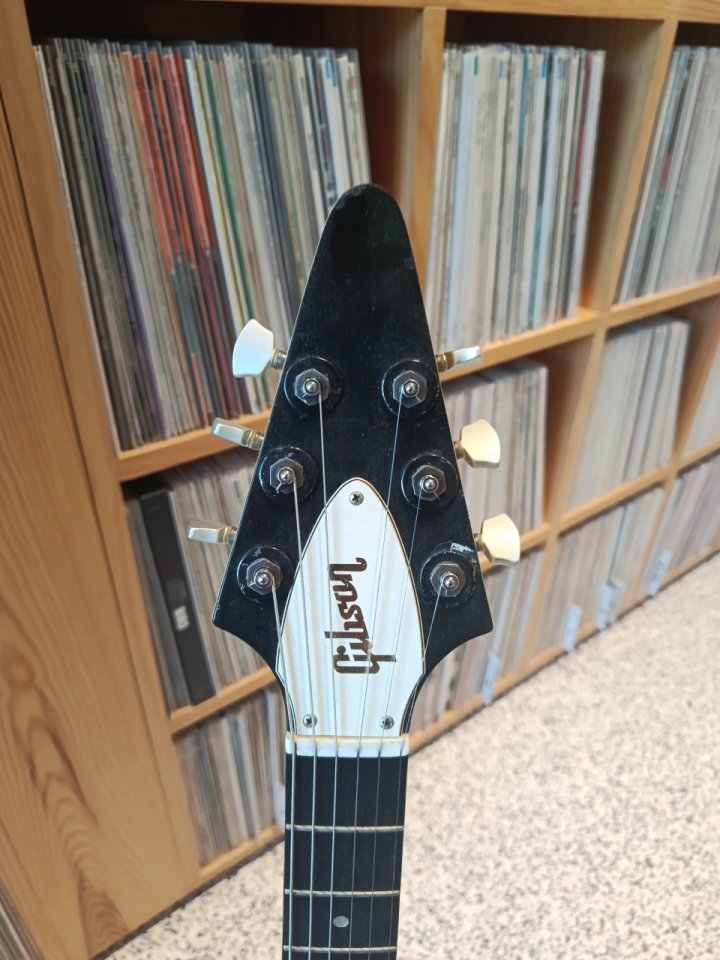 Gibson Flying V blanca 2009 de segunda mano · Foto 2 de 7 · Asturias · 1650 €