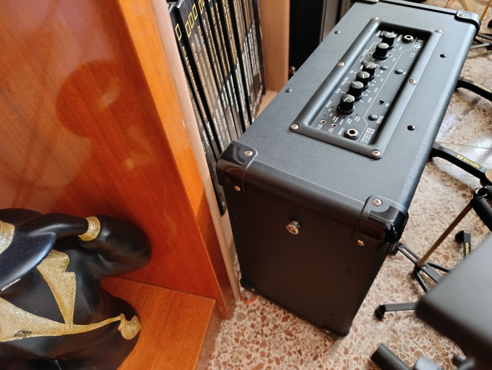 CAMBIO pack Amplificador Blackstar 40+Pastillas+pedales+Clavijero