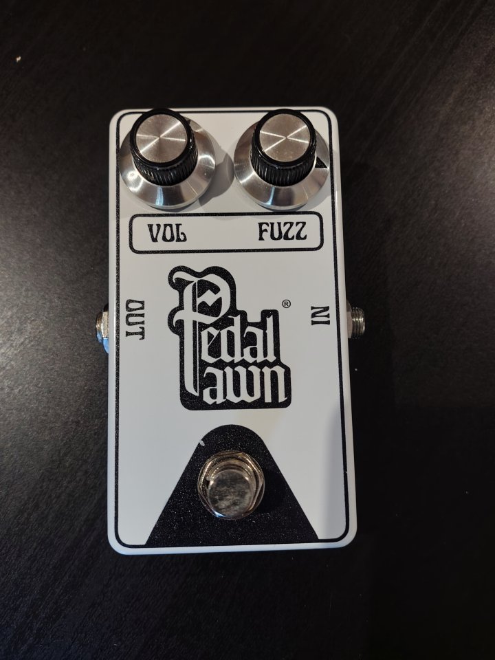 Pedal Pawn Fuzz de segunda mano · Foto 1 de 2 · Granada · 120 €