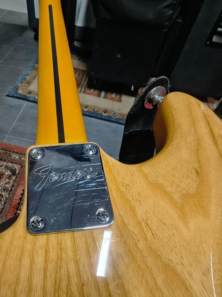 Stratocaster con EMG y Dean Explorer Dave Mustaine Signature Zero de segunda mano · Foto 2 de 10 · Gipuzkoa · 490 €