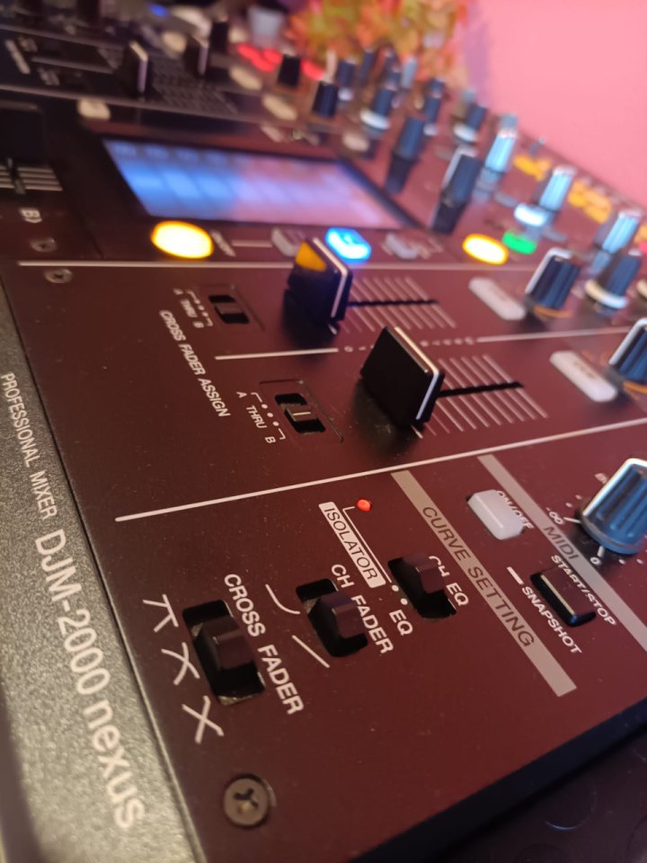 Djm 2000 Nexus vendo o cambio