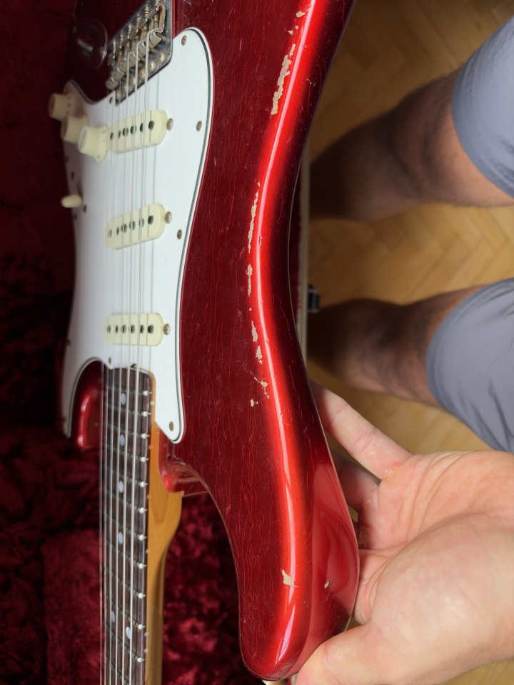 Fender Stratocaster LTD 1964 RSTD Heavy Relic Candy Apple Red de segunda mano · Foto 8 de 10 · Madrid · 3900 €