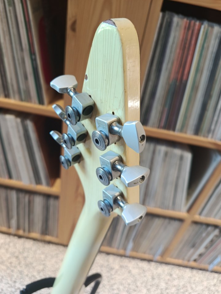 Gibson Flying V blanca 2009 de segunda mano · Foto 7 de 7 · Asturias · 1650 €