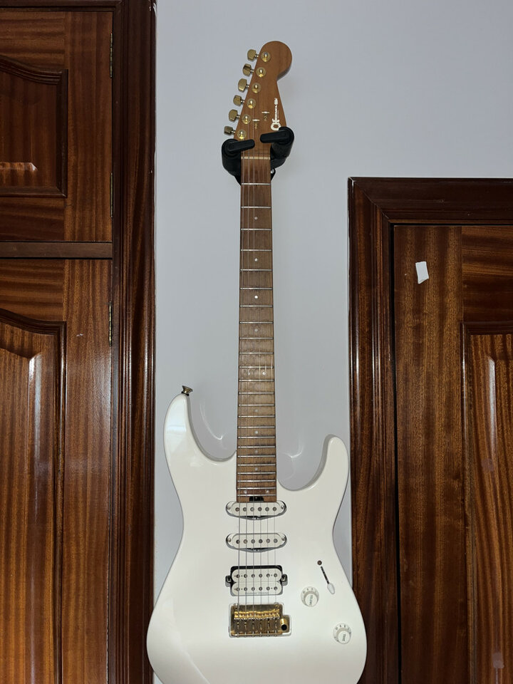 Charvel Pro-Mod Dk24 HSS Snow White
