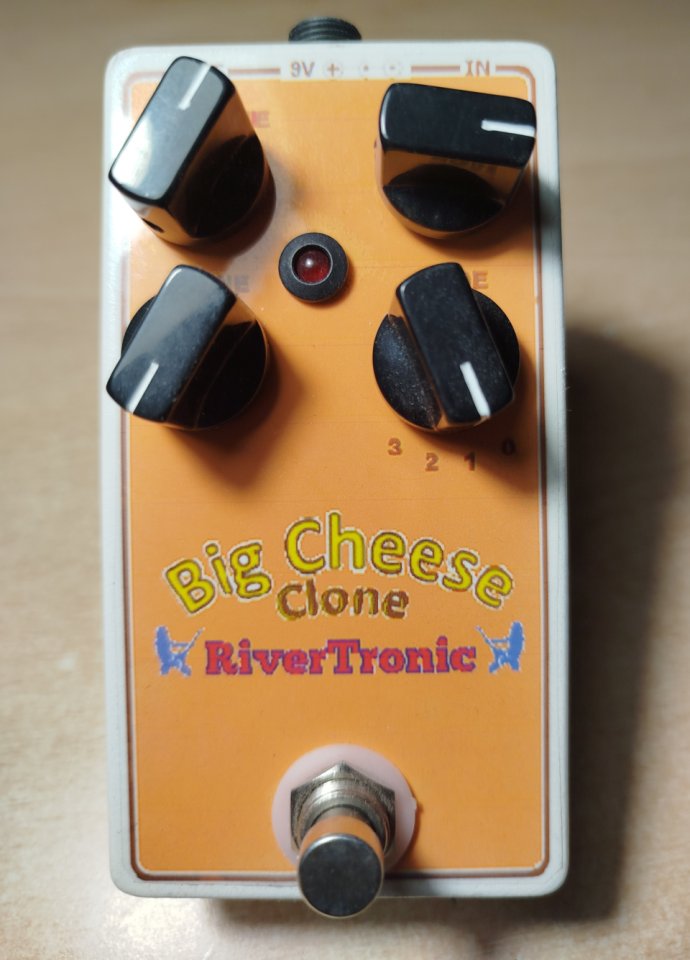 Pedal RiverTronic Big Cheese Clone de segunda mano · Foto 1 de 3 · Barcelona · 55 €