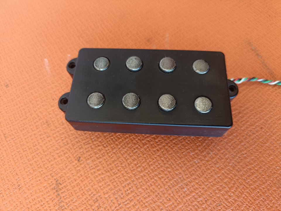 Pastilla humbucker seymour duncan stingray sterling de segunda mano · Foto 1 de 5 · Madrid · 80 €