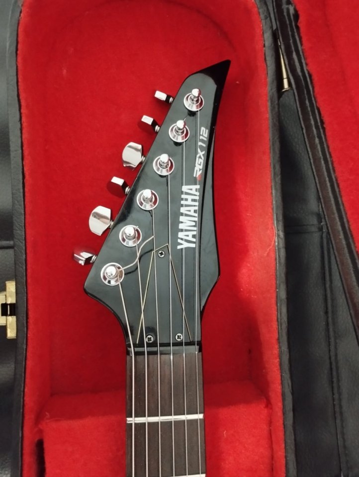 Guitarra Eléctrica Yamaha 112 de segunda mano · Foto 3 de 7 · Málaga · 150 €