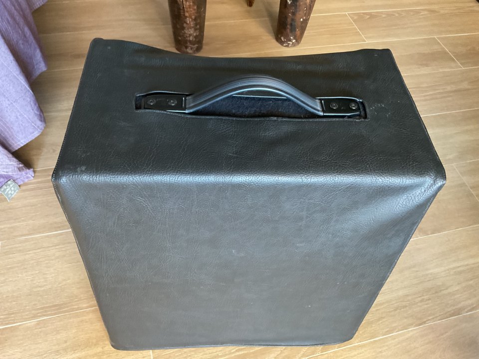 ROLAND KC-300 de segunda mano · Foto 3 de 3 · Pontevedra · 400 €