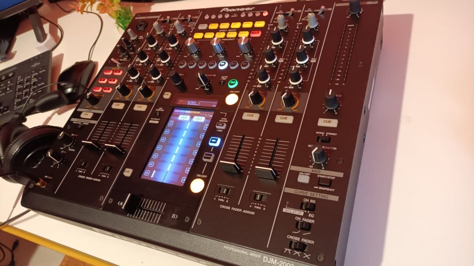 Djm 2000 Nexus vendo o cambio