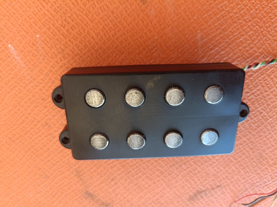 Pastilla humbucker seymour duncan stingray sterling de segunda mano · Foto 2 de 5 · Madrid · 80 €