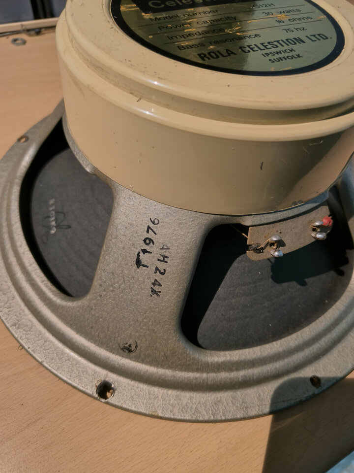 O CAMBIO 4 celestion g12h30 creamback