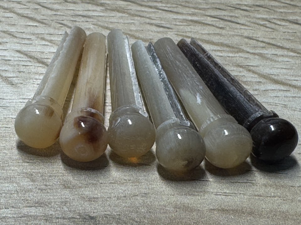 Pines de cuerno  para acústica