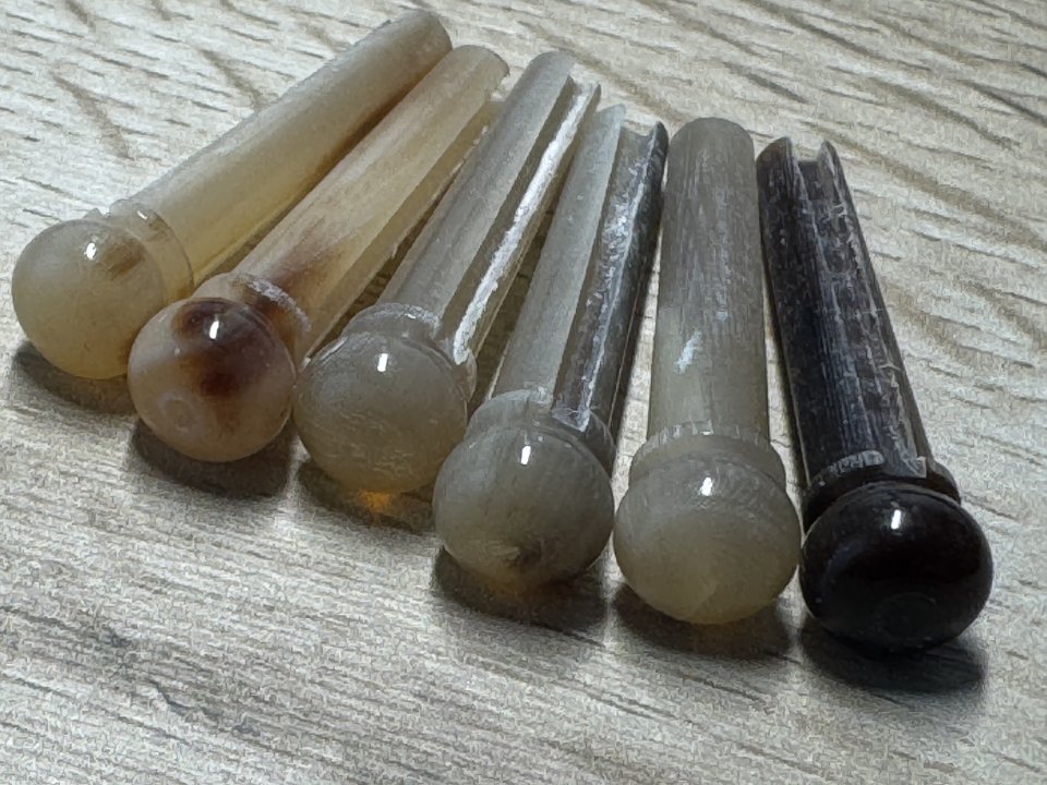 Pines de cuerno  para acústica