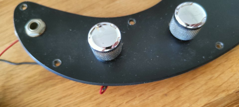 Samick Precision Pickguard completo Electrónica + Pastillas + tornillería de segunda mano · Foto 2 de 5 · Barcelona · 80 €