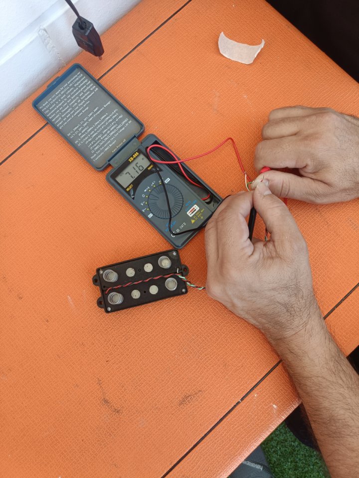 Pastilla humbucker seymour duncan stingray sterling de segunda mano · Foto 5 de 5 · Madrid · 80 €