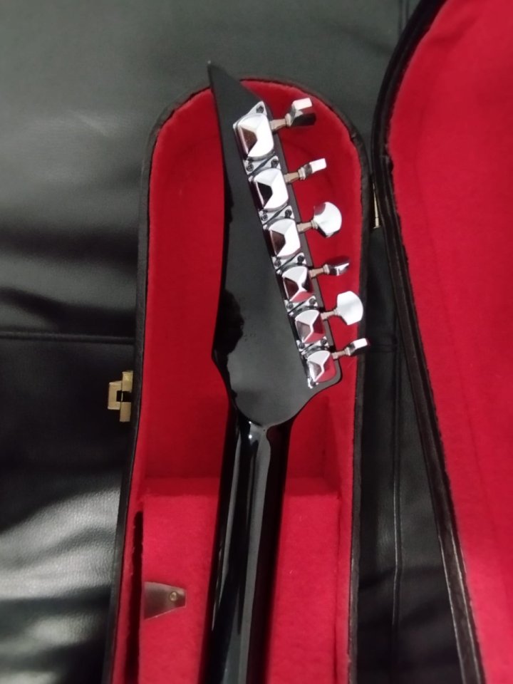 Guitarra Eléctrica Yamaha 112 de segunda mano · Foto 7 de 7 · Málaga · 150 €