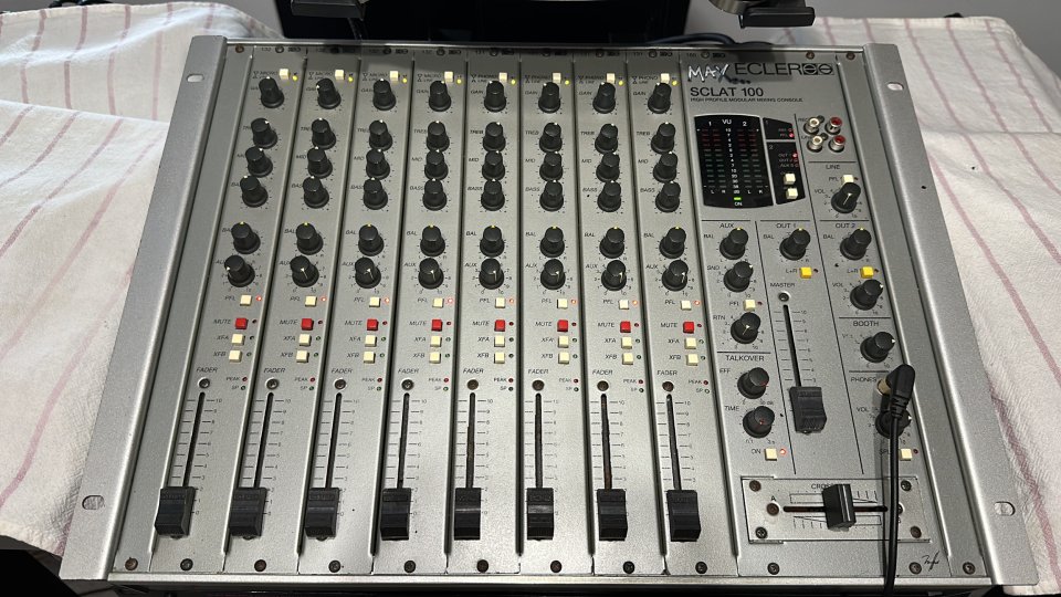 Mesa mezcla Ecler Sclat 100