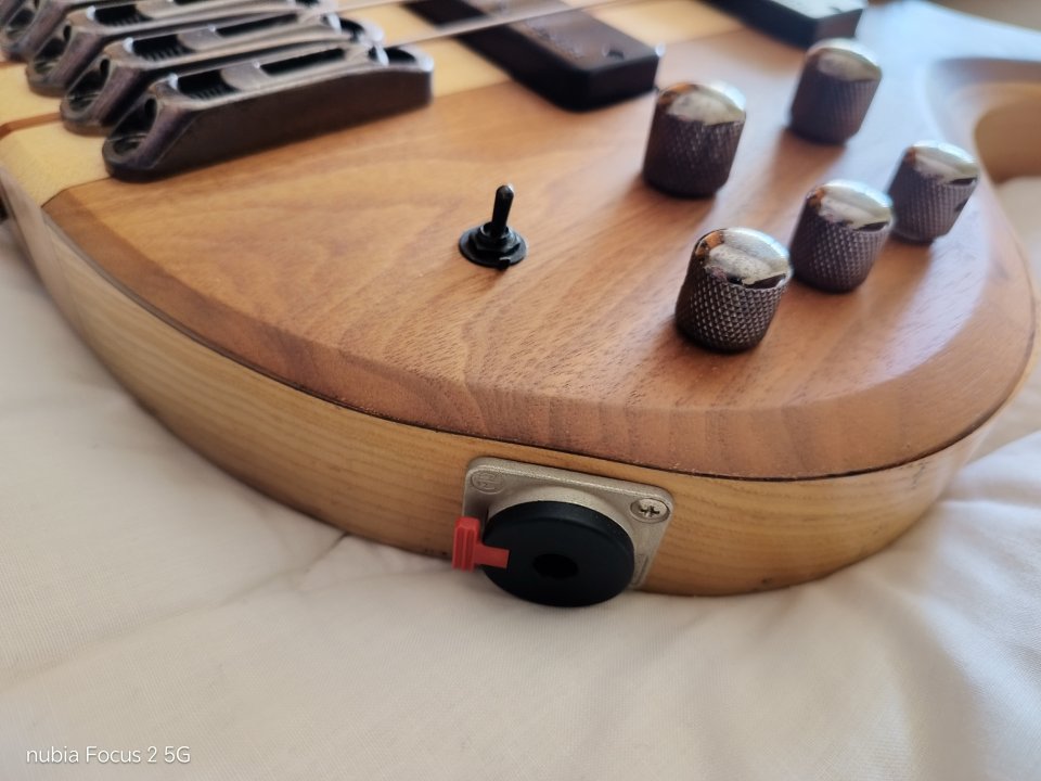 Ibanez BTB 675 NTF de segunda mano · Foto 2 de 4 · Sevilla · 600 €