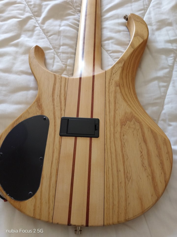 Ibanez BTB 675 NTF de segunda mano · Foto 3 de 4 · Sevilla · 600 €