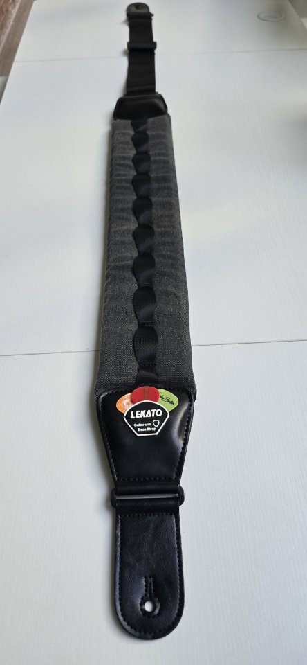 Correa guitarra de segunda mano · Foto 1 de 7 · Madrid · 20 €