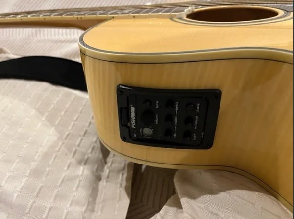 Cambio por Bajo-Guitarra Elvis Presley Réplica Gibson de segunda mano · Foto 4 de 7 · Cáceres