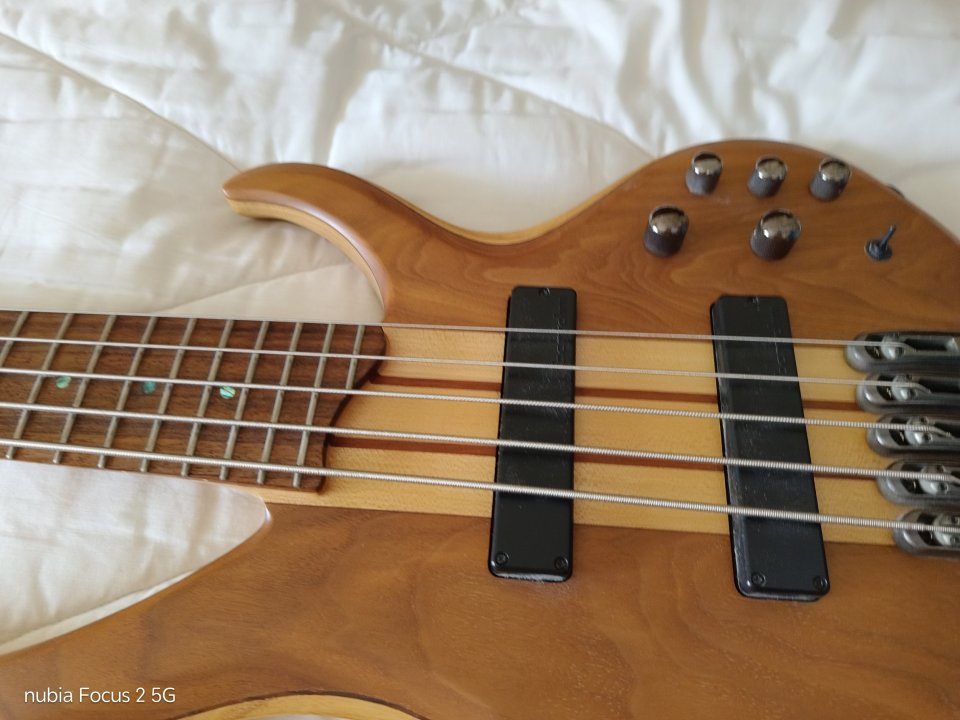 Ibanez BTB 675 NTF de segunda mano · Foto 4 de 4 · Sevilla · 600 €