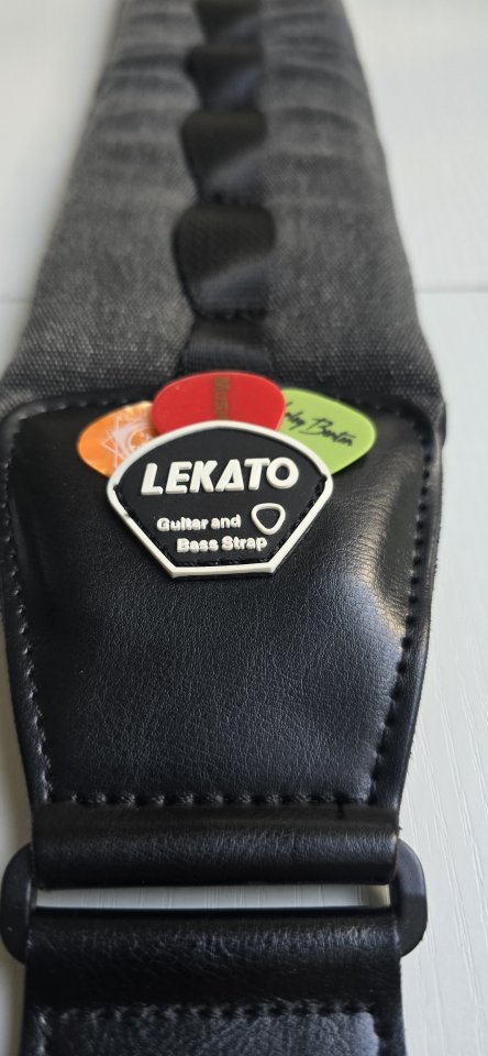 Correa guitarra de segunda mano · Foto 2 de 7 · Madrid · 20 €