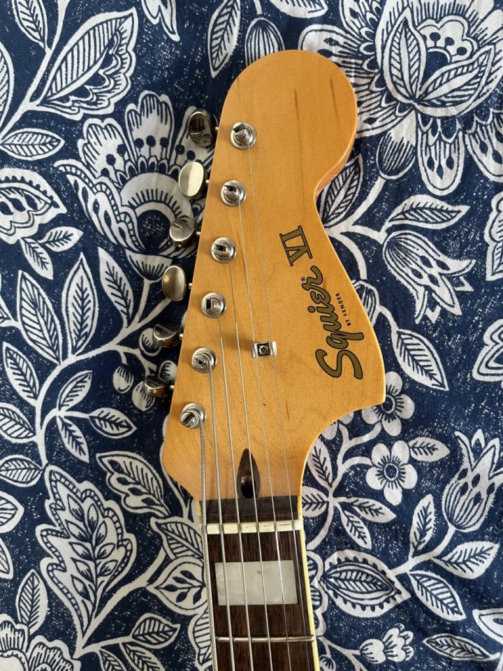 Fender Squier Classic Vibe Jazz Bass VI de segunda mano · Foto 3 de 7 · Madrid · 380 €