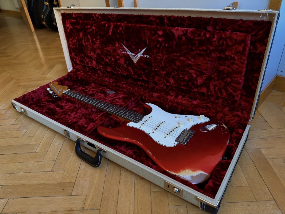 Fender Stratocaster LTD 1964 RSTD Heavy Relic Candy Apple Red de segunda mano · Foto 2 de 9 · Madrid · 3999 €