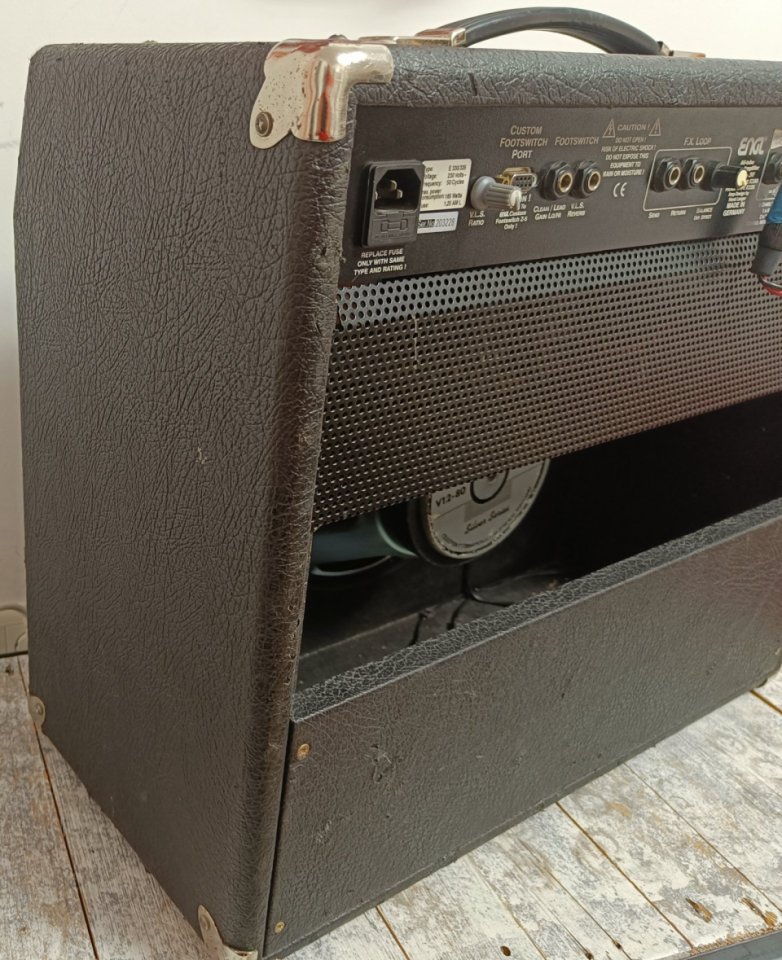 ENGL SCREAMER 50 COMBO + pedalera Z5 de segunda mano · Foto 2 de 10 · Zaragoza · 450 €
