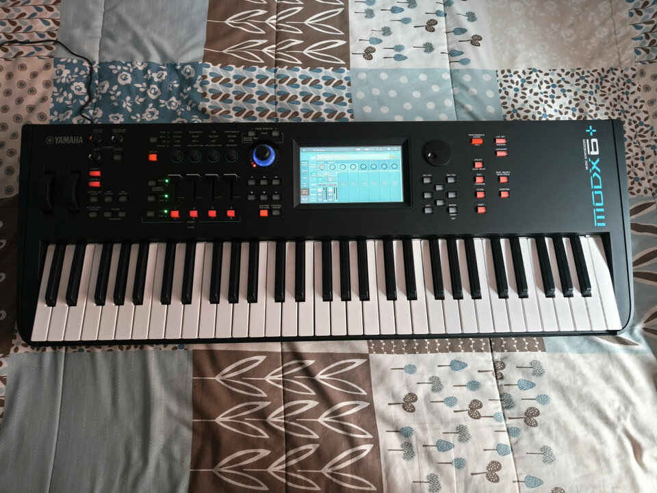 Yamaha MODX6+