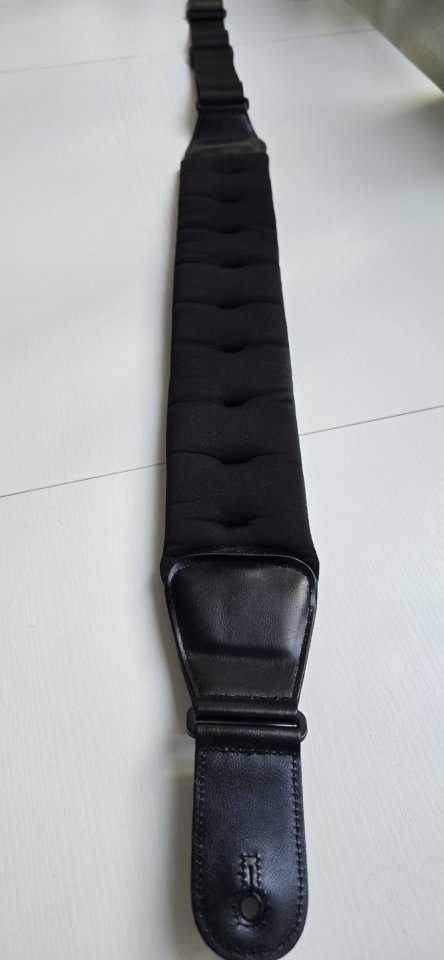 Correa guitarra de segunda mano · Foto 5 de 7 · Madrid · 20 €