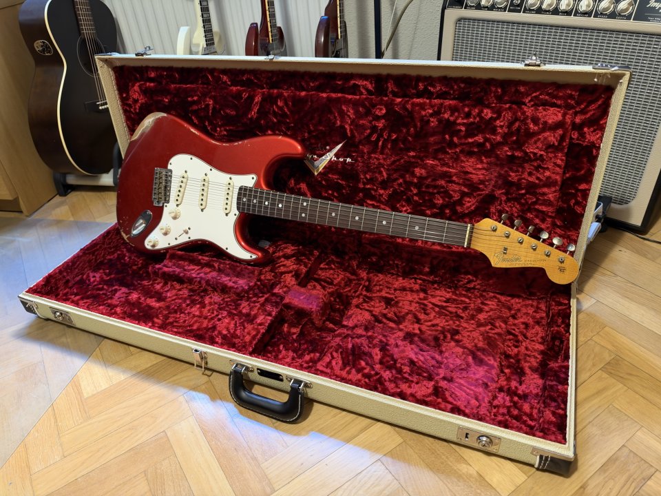 Fender Stratocaster LTD 1964 RSTD Heavy Relic Candy Apple Red de segunda mano · Foto 1 de 9 · Madrid · 3999 €