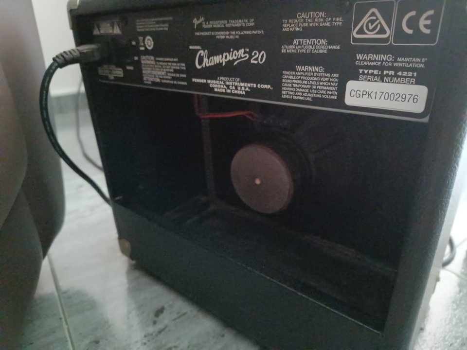 Fender Champion 20w de segunda mano · Foto 4 de 5 · Barcelona · 80 €