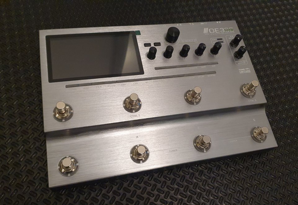 Mooer GE 300 Lite Pedalera Multiefectos NUEVA