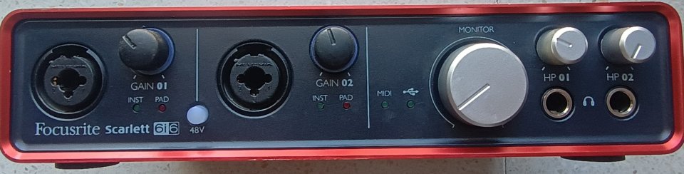 Focusrite Scarlett 6i6 Interfaz Audio USB de segunda mano · Foto 5 de 5 · Badajoz · 85 €